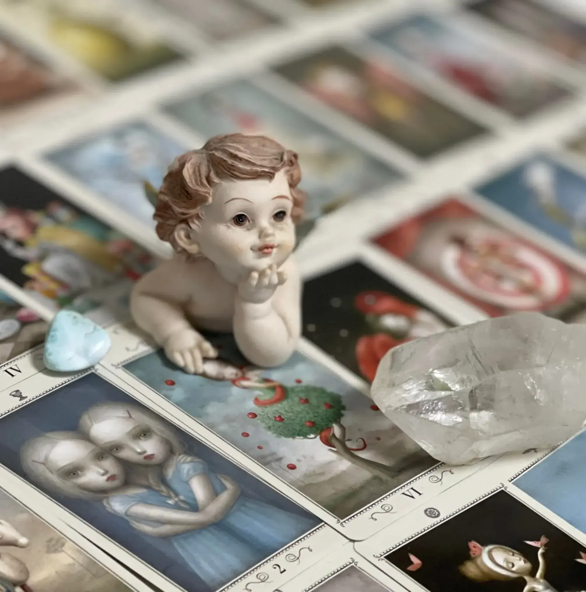 תקשור וקלפי טארוט