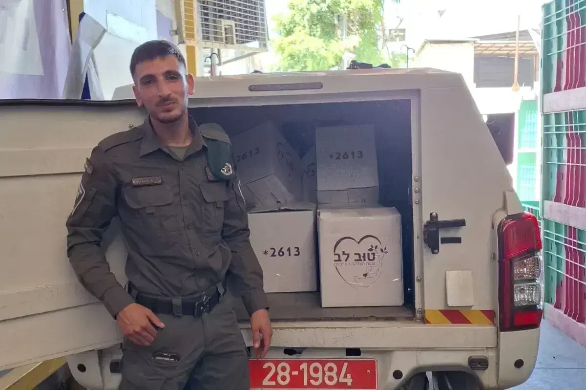 חלוקת חבילות מזון לחיילים בודדים