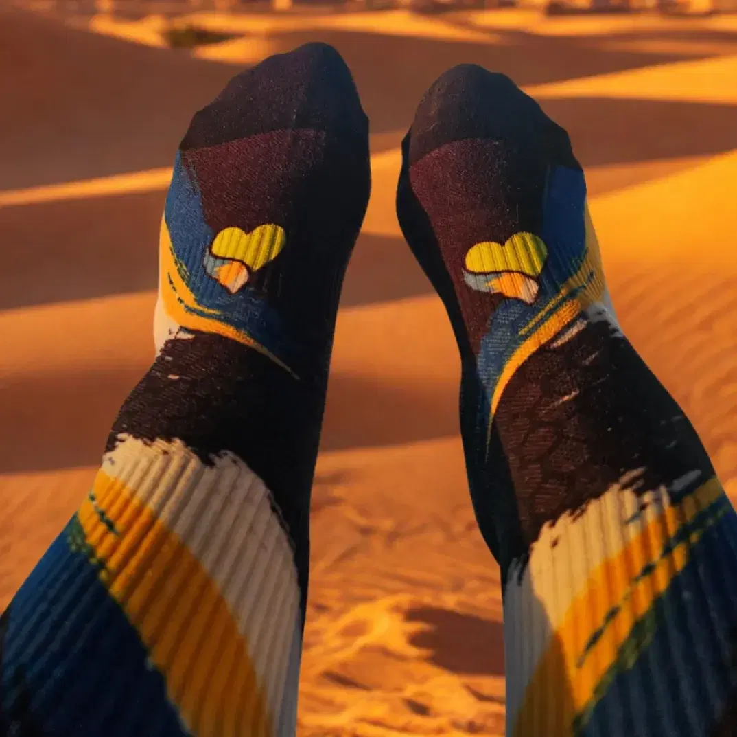 גרביים ממותגות מועדון נשים מטיילות יחד