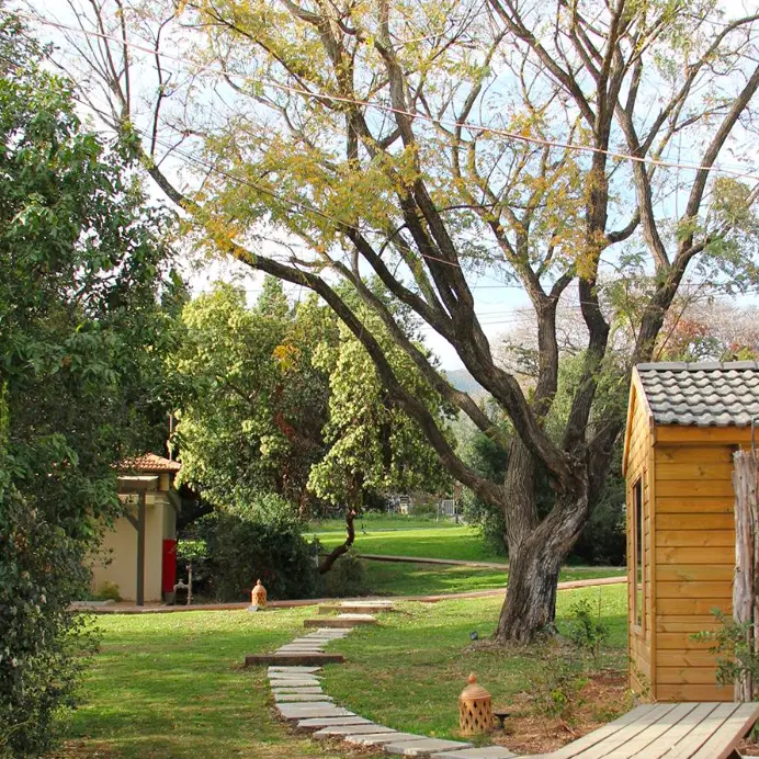 אדם בחדר זוגי