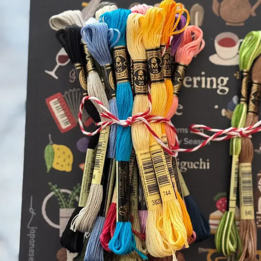 מארז 25 חוטי dmc  בהרכבת בינה