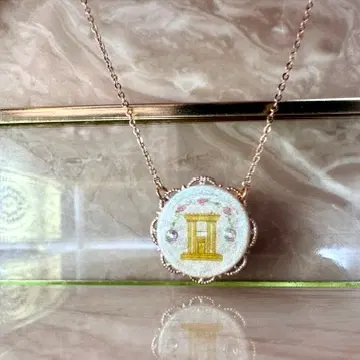דֶּגֶם פֶּרַח ציפוי זהב אדום סברובסקי שקוף ורדרד