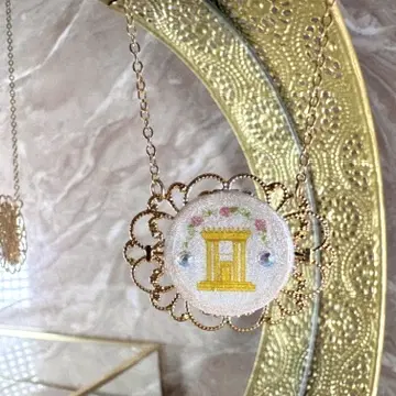 דֶּגֶם וִינְטָאז' ציפוי זהב צהוב, פרחים ורודים