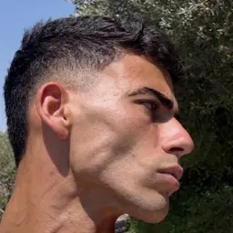 לוגו של לוקסמאקסינג - תשדרג את המראה שלך .