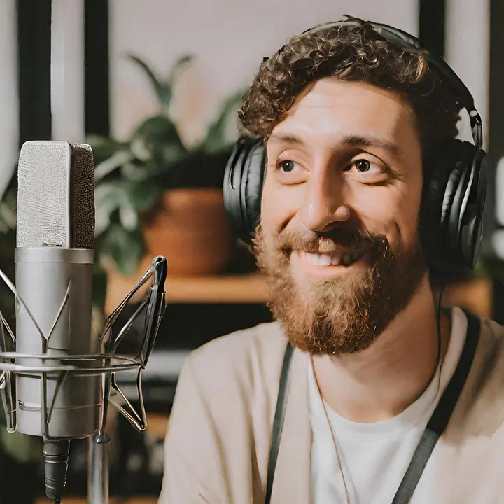 שעת אולפן לדובר יחיד תוכן ומראיין  עלינו!