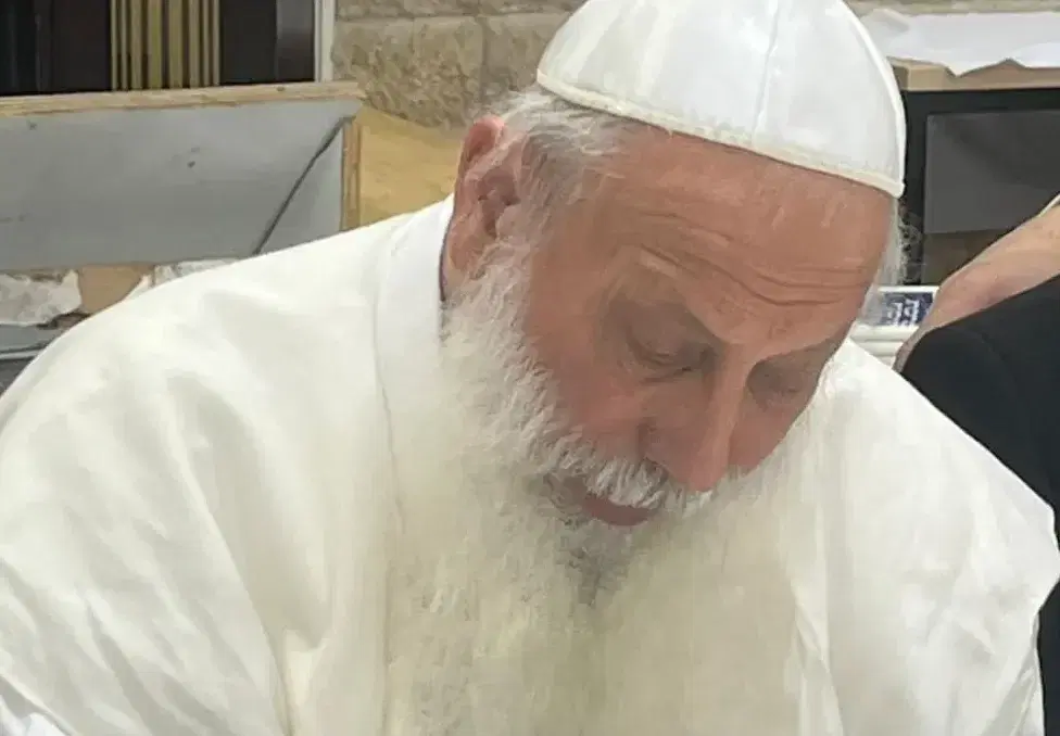 המקובל הרב ציון בוגנים שליטא