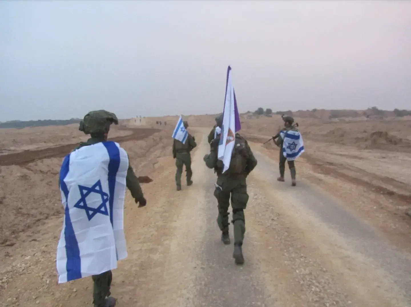 שבים הביתה