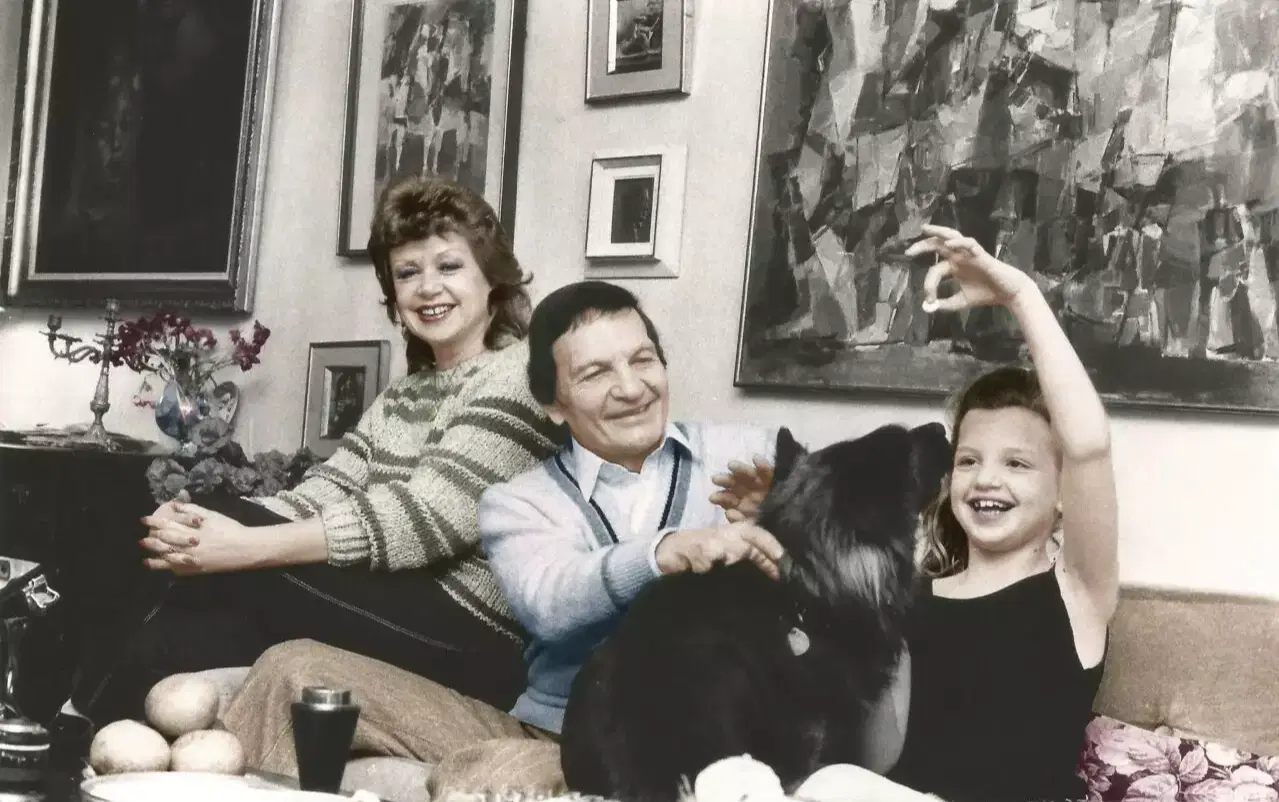 דוקוניישן דוקוניישן