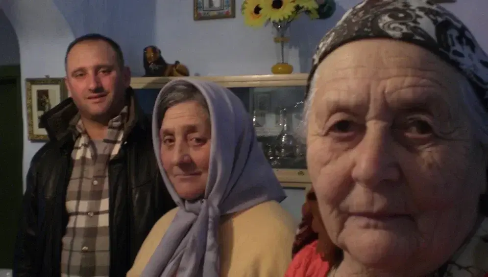 דוקוניישן דוקוניישן