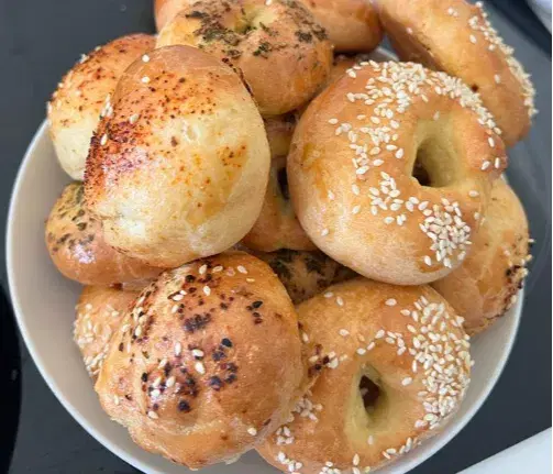 ביגלה ומאפים דלי פחמימה ביגלה ומאפים דלי פחמימה