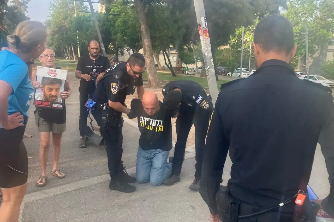 איציק לוי בהפגנה איציק לוי בהפגנה